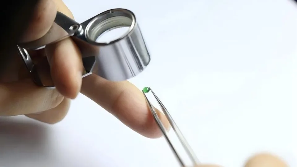 Lab-grown gemstone specification review